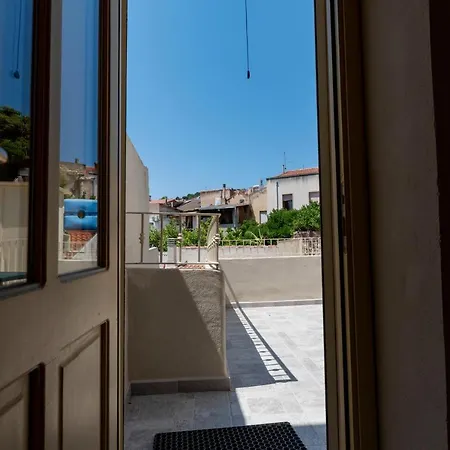 Domo Sa Barra Couette-café 3*