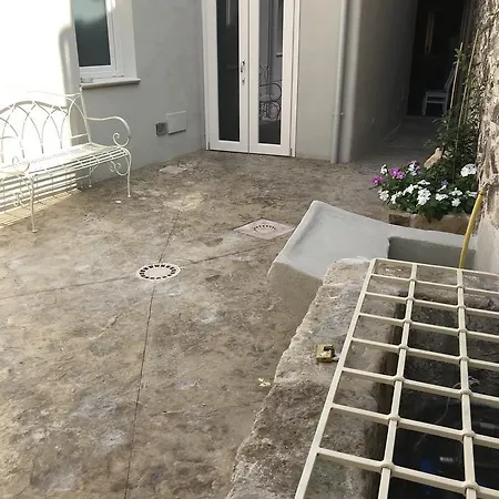 Domo Sa Barra לינה וארוחת בוקר 3*